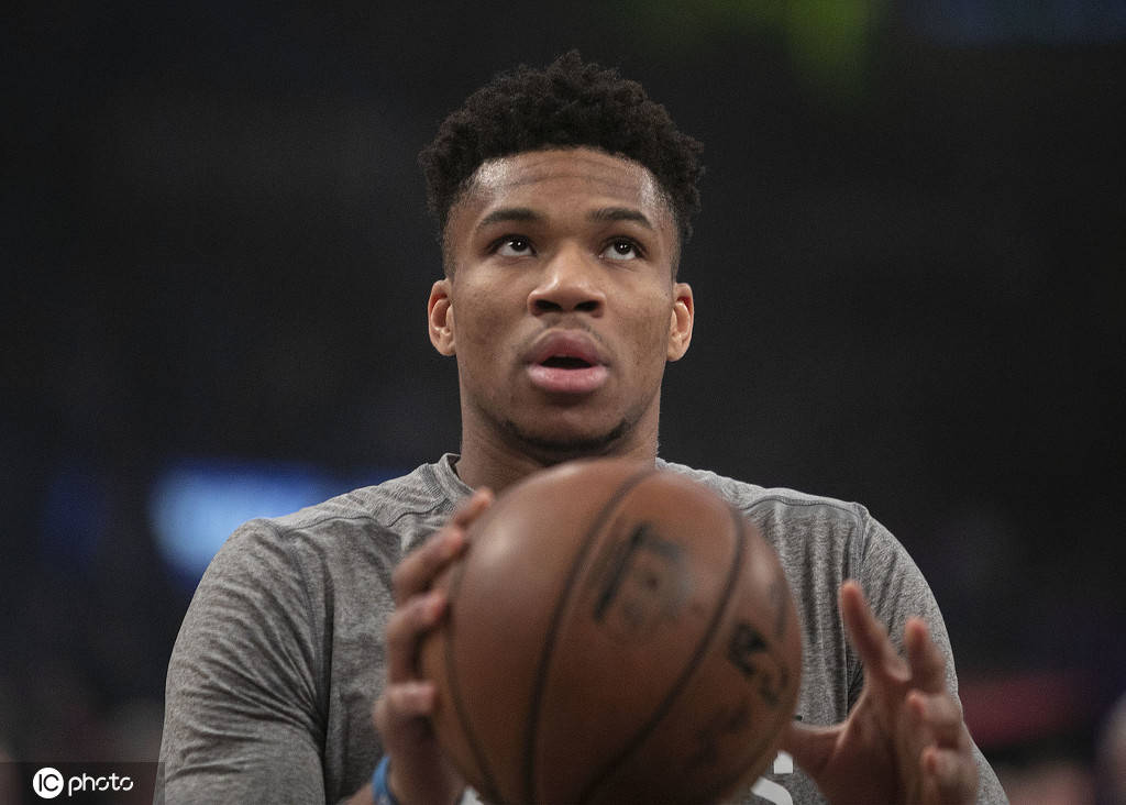 天津队鏖战独行侠,字母哥刷新纪录 天津队鏖战独行侠,字母哥刷新纪录