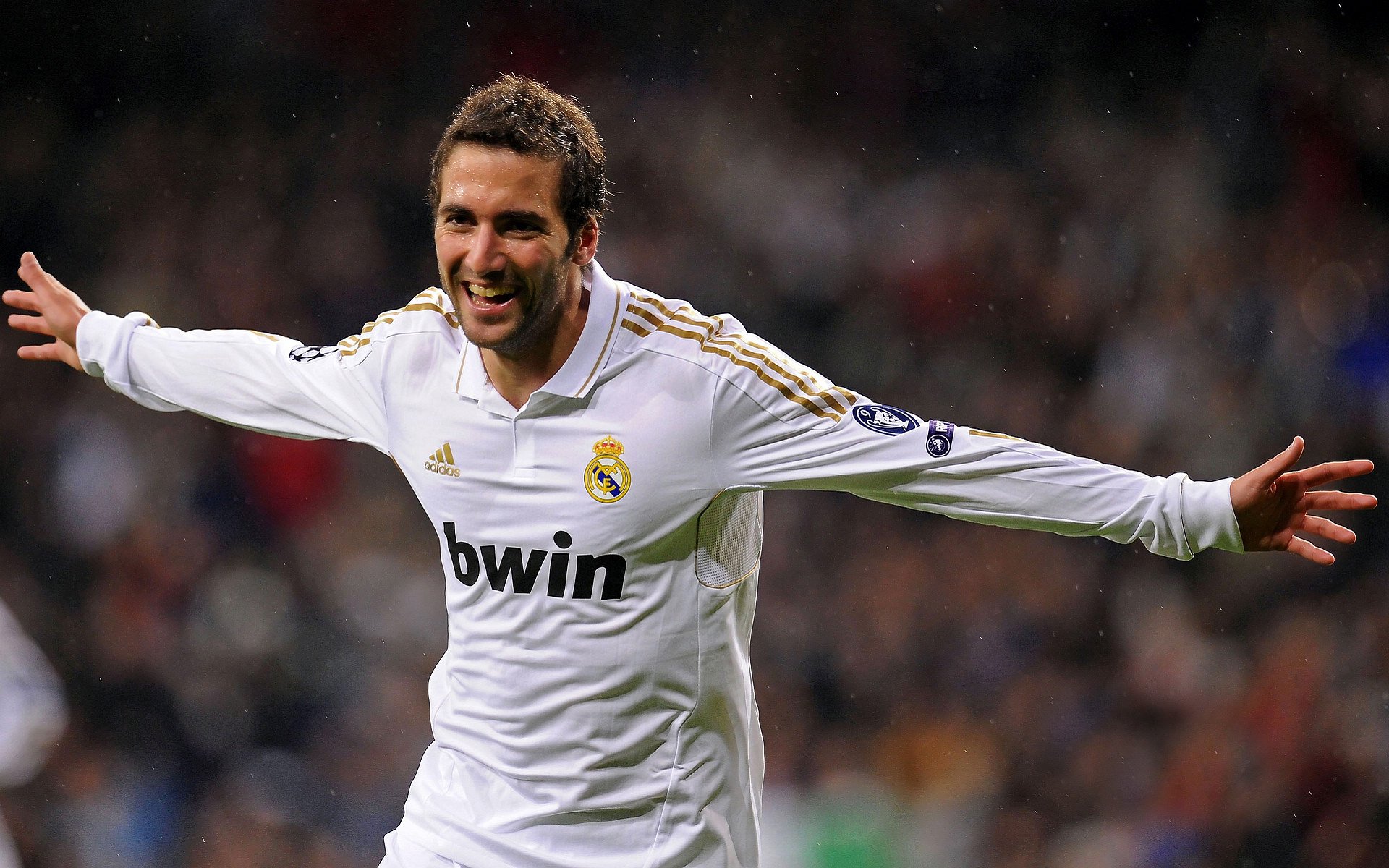 开云体育中国-阿克神级爆发全程高能输出！埃及绝地反击2-1力克马赛，足球奇迹夜震撼全球