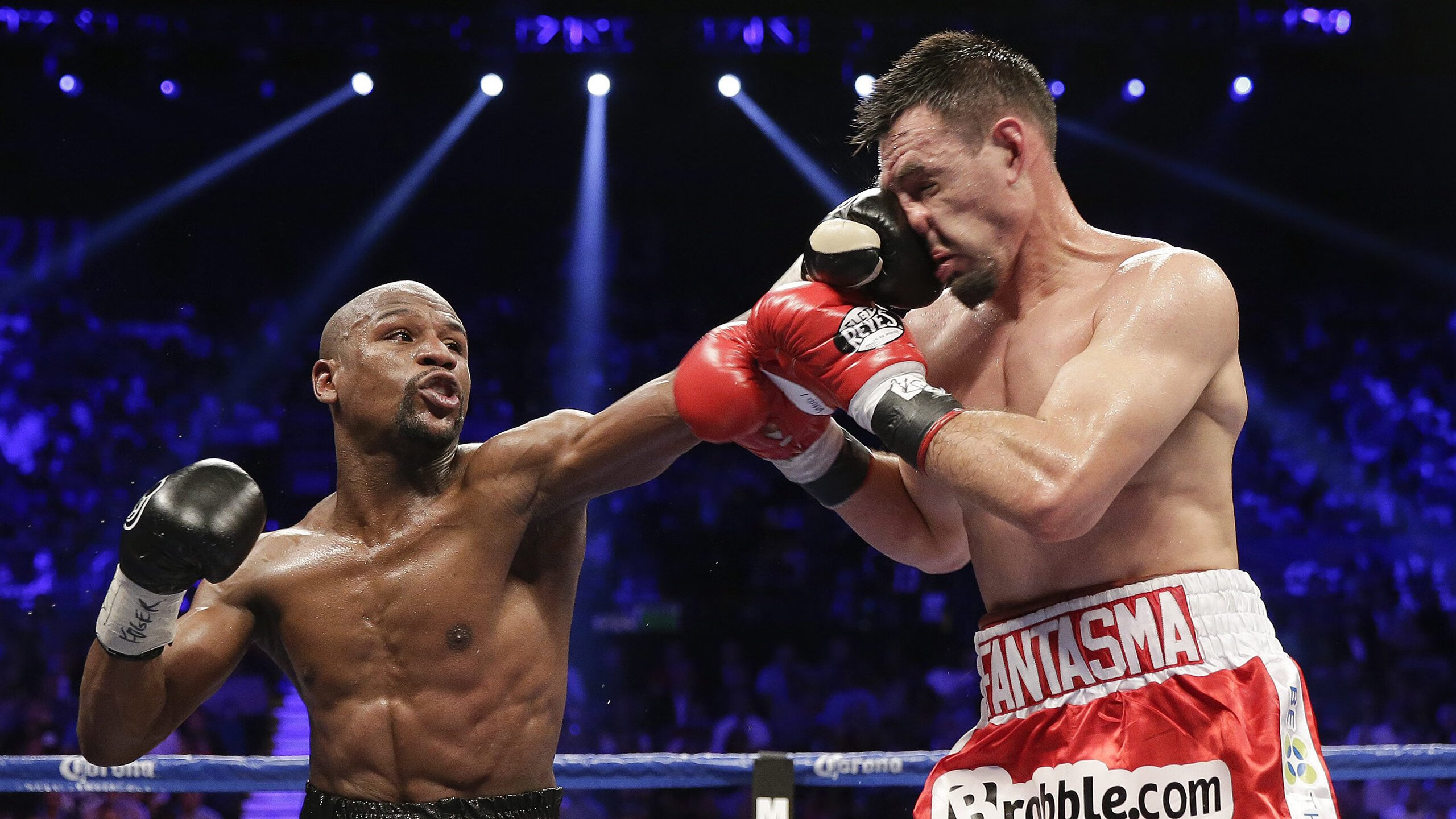 马刺主场力克雄鹿，马克西制胜表现点燃胜利之火