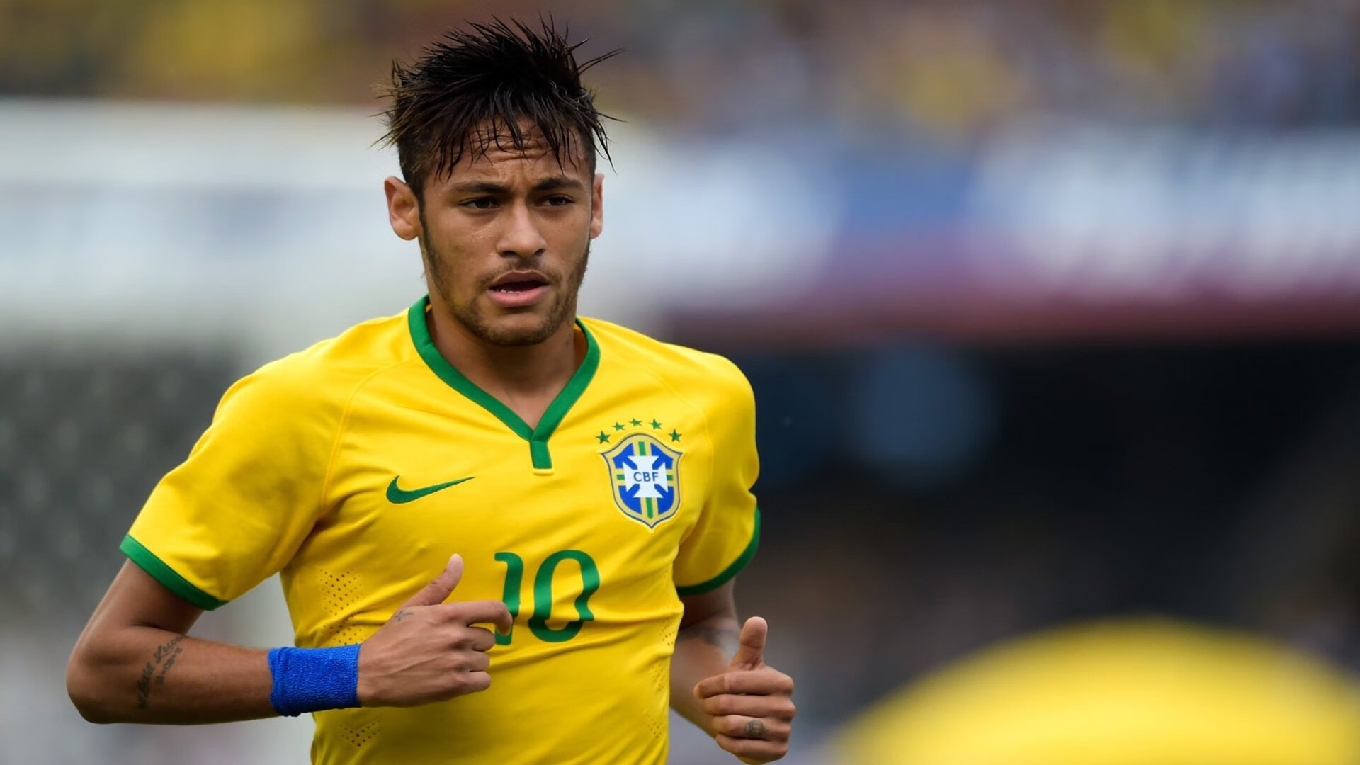 黄喜灿上演首尔到摩纳哥的足球霸权!一场5-0背后,亚洲巨星如何撕碎非洲防线?